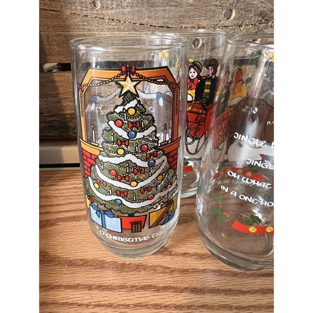 1984 PEPSI CHRISTMAS COLLECTION Lot OF4 GLASSES Vintage Holiday Glassware